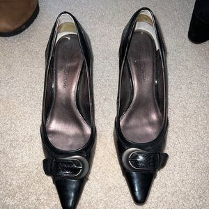 Black heels with buckle for design